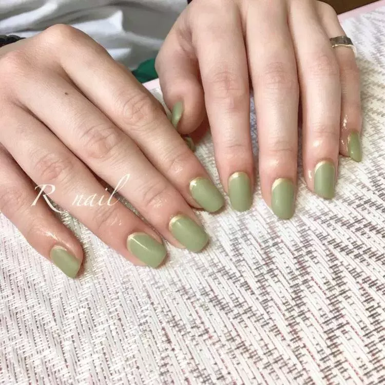 マットネイルはデザインで春夏にもぴったり 明るめカラーの大人可愛いネイルデザイン8選 ローリエプレス