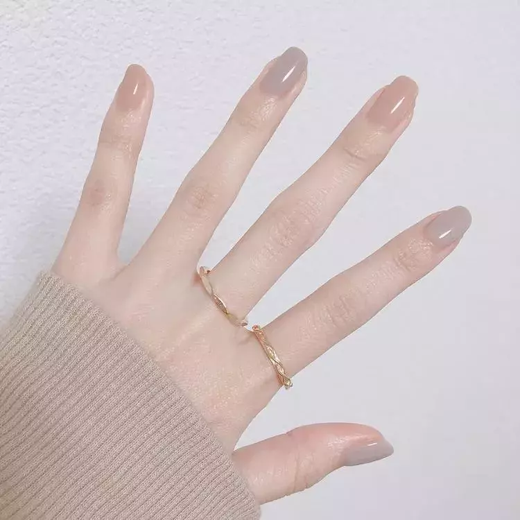 自宅でサロン級のネイルが楽しめる 上品カラーも豊富な 100均ネイル に注目 ローリエプレス