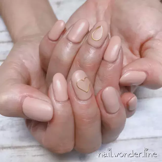 どのタイプがお好み 爪の形別 あなたに似合うネイルデザイン集 ローリエプレス どのタイプがお好み 爪の形別 あなたに似合うネイルデザイン集 ローリエプレス