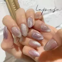 流行の マグネットネイル で冬を楽しむ 垢抜けデザインで目を奪われる手元に ローリエプレス 流行の マグネットネイル で冬を楽しむ 垢抜けデザインで目を奪われる手元に ローリエプレス