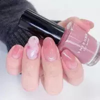 不器用さん必見 キャンドゥの しずくネイルポリッシュ は形状もカラーも使いやすい ローリエプレス