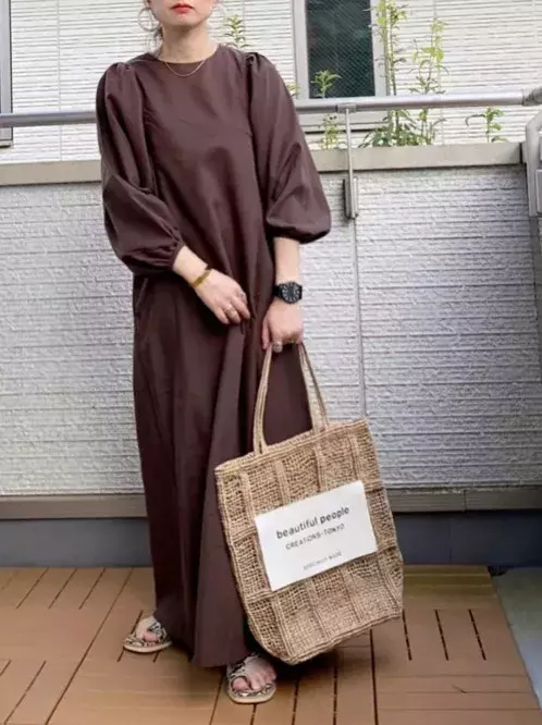 21年の秋コーデに ベイクドブラウン を取り入れて 地味に見えないブラウンコーデ特集 ローリエプレス