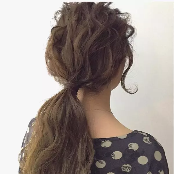 低めが旬 おしゃれなローポニーテールの作り方 ローリエプレス