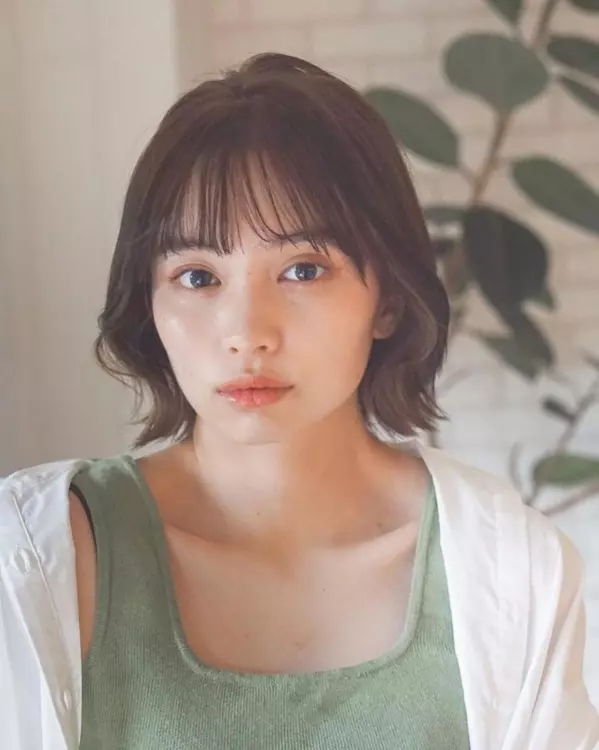21年保存版 丸顔でも小顔に見える髪型はこれ 丸顔さんのokヘア Ngヘアをご紹介 ローリエプレス