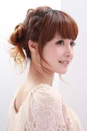 ミディアムヘアのあなたへ オフィスでのヘアアレンジ ローリエプレス