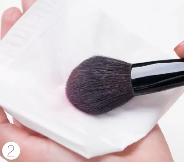 チークブラシの正しい使い方 資生堂の名品でハウツーをチェック ローリエプレス