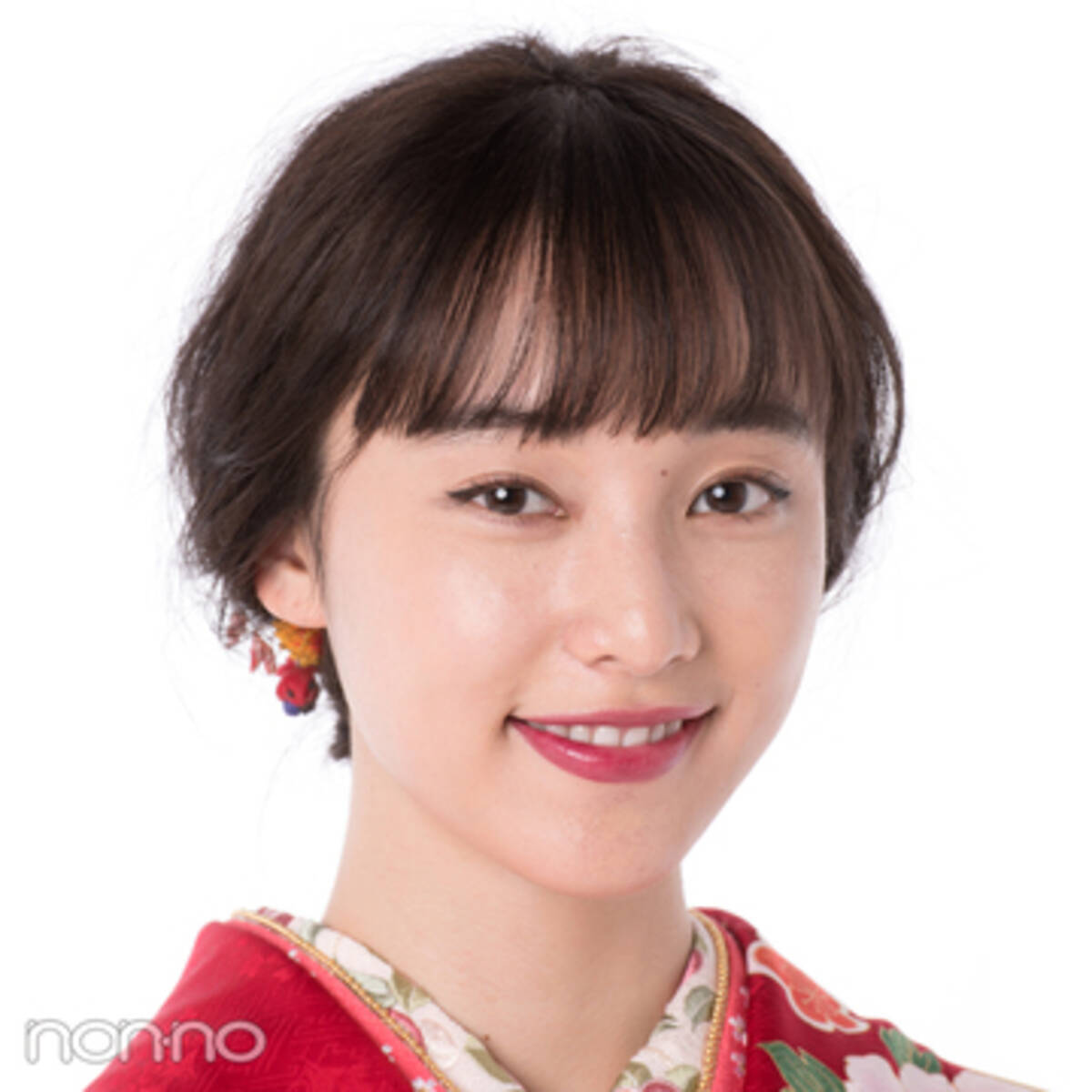 前撮りにも ボブ風に新鮮ヘアアレンジ 黒髪 暗めの髪色さん編 ローリエプレス