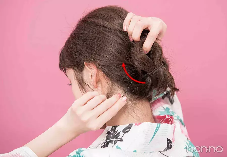 自分でできるゆかたヘア ロングにおすすめ簡単色っぽアレンジ ローリエプレス 自分でできるゆかたヘア ロングにおすすめ簡単色っぽアレンジ ローリエプレス