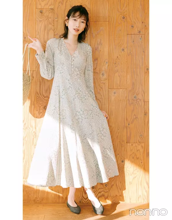 スカート ワンピースが今っぽくなる足元は 透けシューズが正解 ローリエプレス