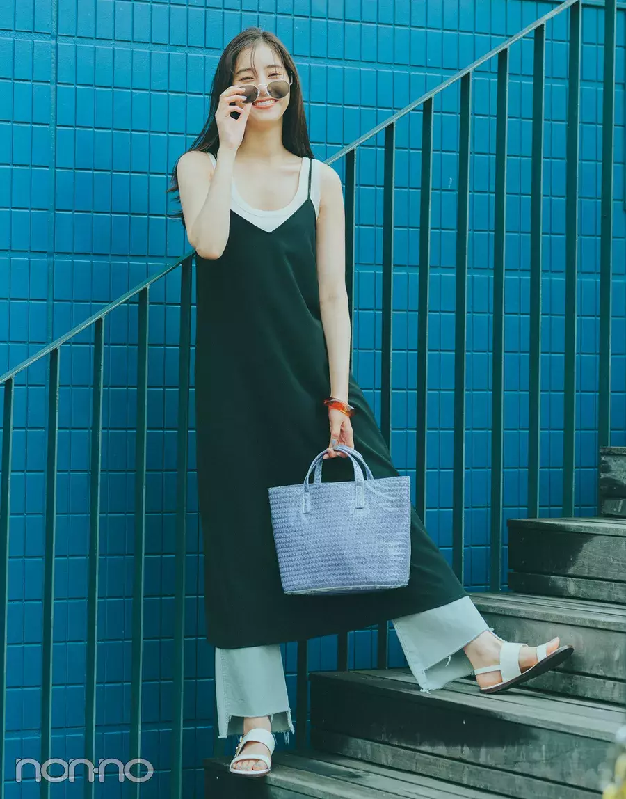 １枚あれば１年中着られる キャミワンピが10倍盛れるコーデ ローリエプレス