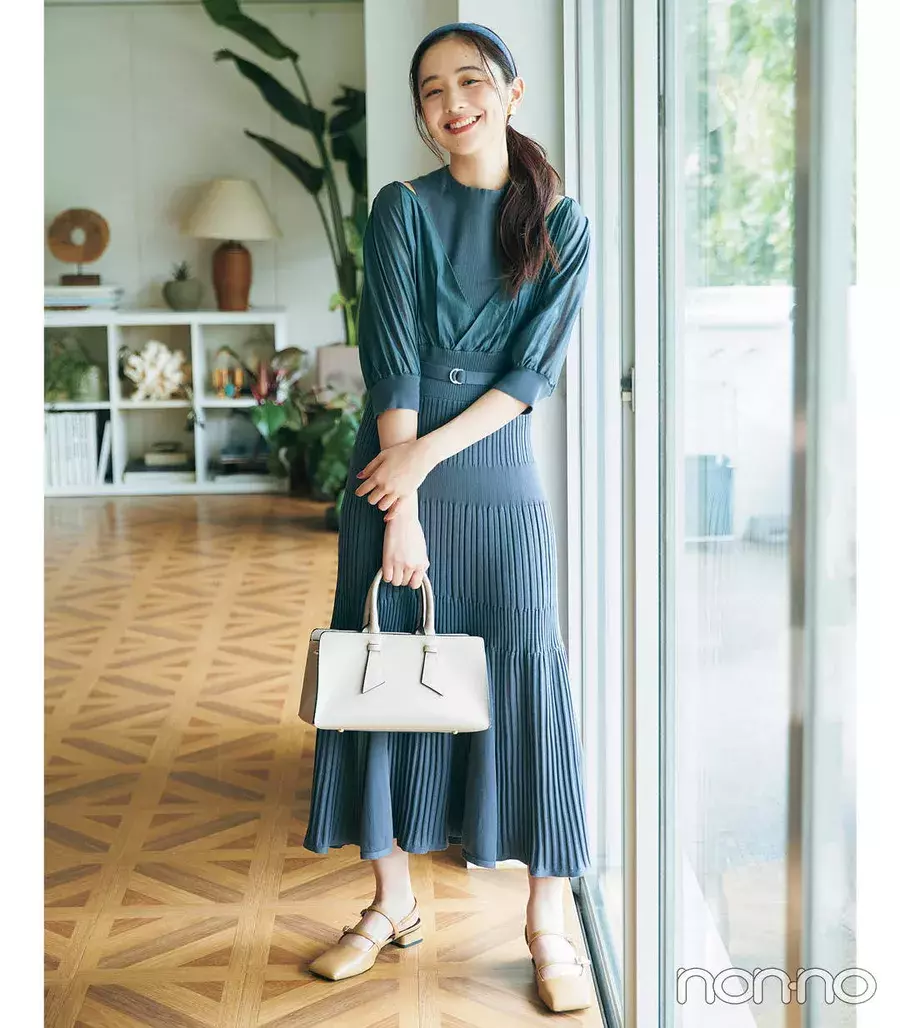 21秋トレンド 大人フェミニンでデートにも活躍 ギャザープリーツワンピース ローリエプレス