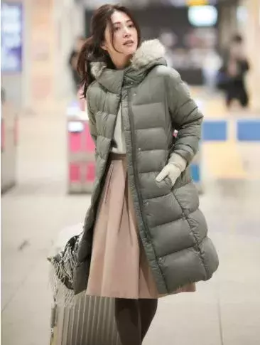 防寒もオシャレも妥協なし ユニクロ ダウンコートで最旬あったかコーデ ローリエプレス