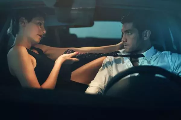 大好きな彼が 実は既婚者 知らず不倫 を防ぐ方法 ローリエプレス