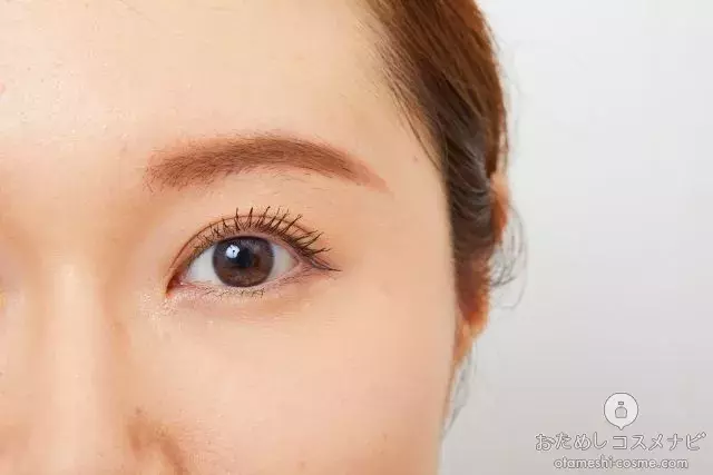 2種の繊維配合でロング カールが叶う セザンヌ エアリーロングラッシュマスカラ でふんわり上向きまつ毛に ローリエプレス