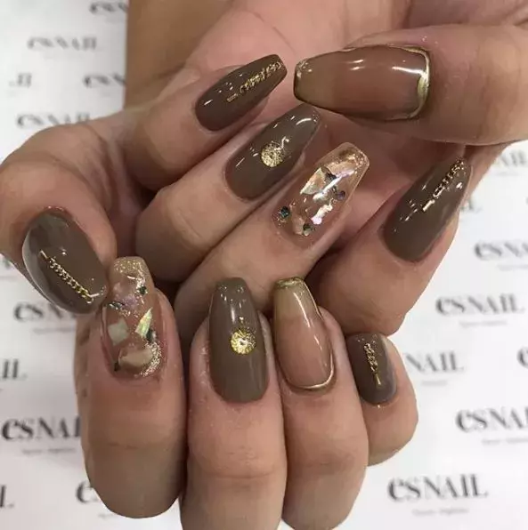 寒い日は こっくりブラウンネイルな気分 ローリエプレス 寒い日は こっくりブラウンネイルな気分 ローリエプレス