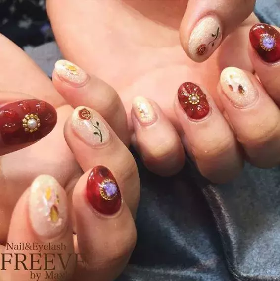 18秋冬 冬の花柄ネイルデザインまとめ ローリエプレス