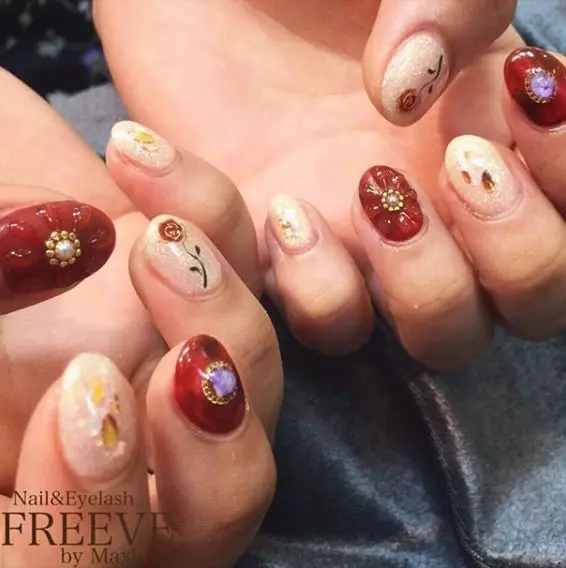 18秋冬 冬の花柄ネイルデザインまとめ ローリエプレス