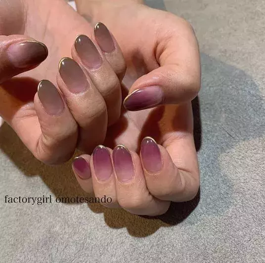 19 大人女子に最適 秋のくすみカラーネイルまとめ ローリエプレス