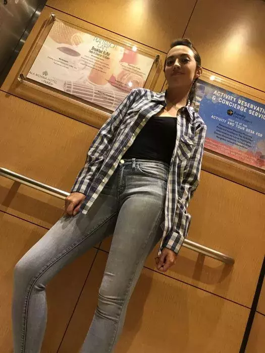 ハワイ在住モデルがおすすめのアロハシャツブランド サーシャのファッション通信vol 19 ローリエプレス