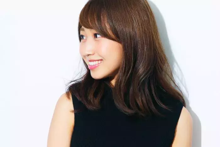カップルインスタが大人気 かほ さんのバッグの中身とディズニーコーデをチェック ローリエプレス
