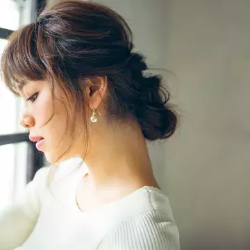 三つ編みアップヘアでオトナっぽく うなじにきゅんとさせる夏のヘアアレンジ ローリエプレス