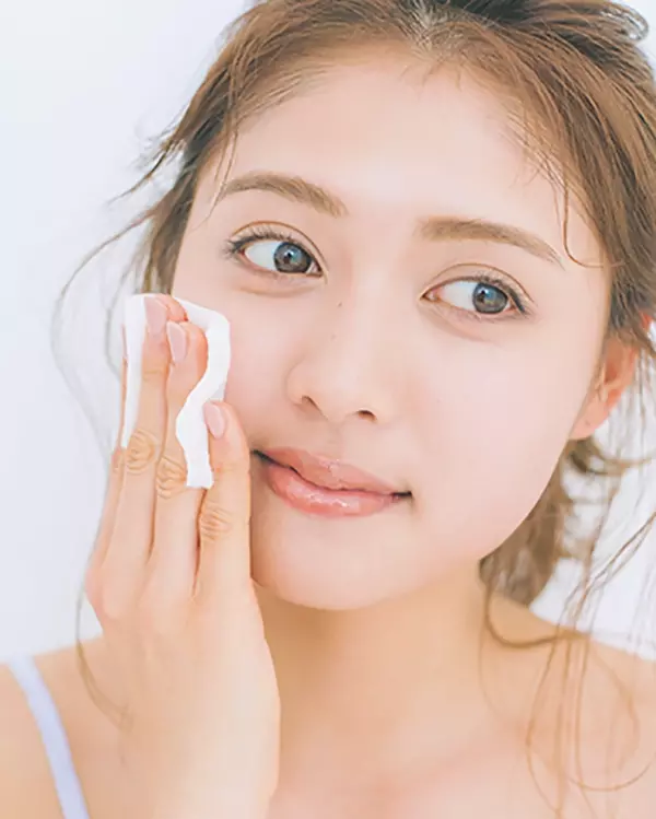 気づけば肌がゴワゴワ 夏肌におすすめなピーリングコスメは ローリエプレス