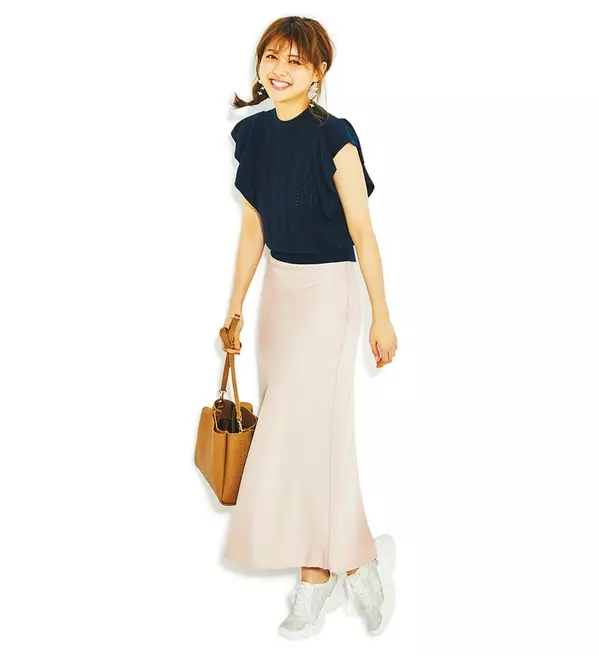 サークルの日のスニーカーコーデも上品な女らしさを忘れずに 明日のコーデ ローリエプレス