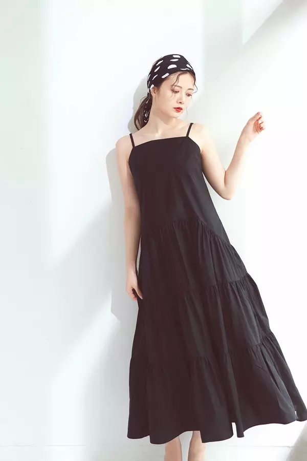 重っ って言われない 夏でもokなモテる黒コーデをご紹介 ローリエプレス