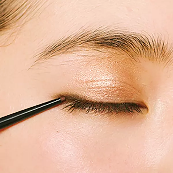 保存版 アイメイクのお直し方法 キレイな目元をキープするためにすること ローリエプレス