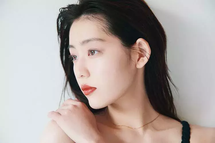 美人すぎる女子大生モデルとして話題 中村里帆の魅力を徹底解剖 ローリエプレス