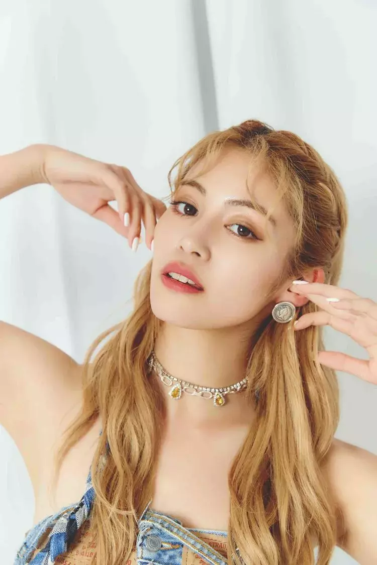 E Girls Q A祭り 藤井夏恋 楓 坂東希 石井杏奈 編 ローリエプレス