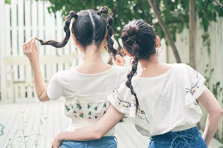 鈴木愛理 髙橋ひかる インスタ映え最強ヘアアレ ぐるぐる巻きアレンジ ローリエプレス 鈴木愛理 髙橋ひかる インスタ映え最強ヘアアレ ぐるぐる巻きアレンジ ローリエプレス