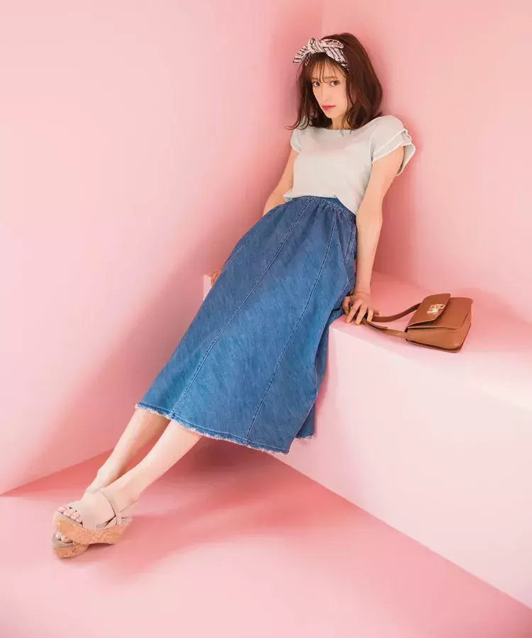 ミントブルー と合わせて爽やかに 夏のデニムスカートコーデ 明日のコーデ ローリエプレス