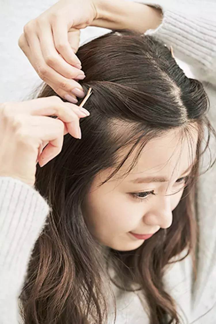 男性の本能を刺激する デコ出し うぶ毛残し の簡単ヘアレシピ ローリエプレス