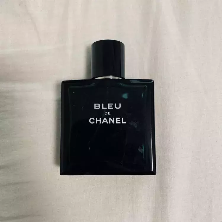 香りはtpoで使い分け 美容モデルが愛用する 香水 3選 ローリエプレス