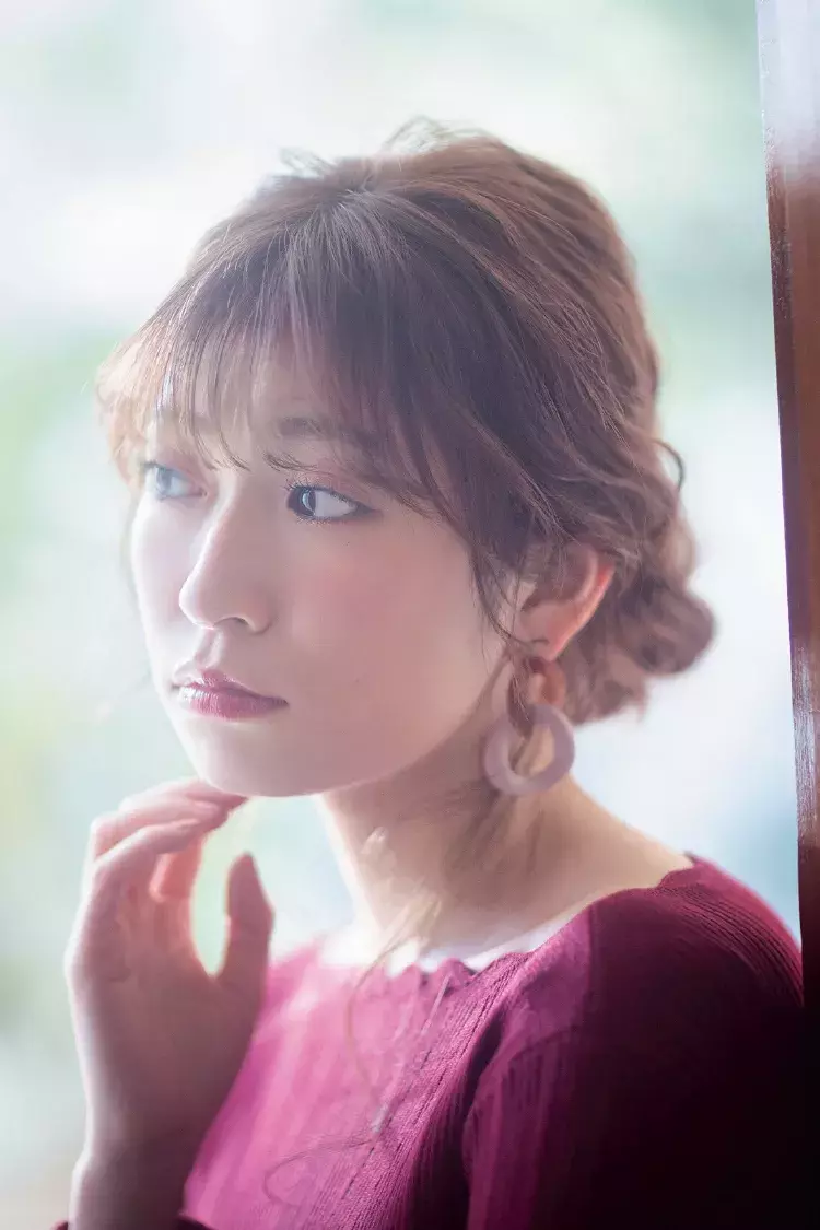 恋呼びヘアアレンジ 彼の心を奪う 色っぽシニヨンの作り方 ローリエプレス