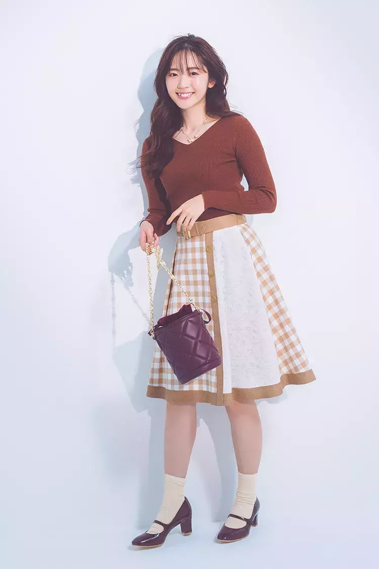 春スカートに 黒靴 黒タイツ 合わせがちな女子はng おしゃれのお手本コーデ ローリエプレス 春スカートに 黒靴 黒タイツ 合わせがちな女子はng おしゃれのお手本コーデ ローリエプレス