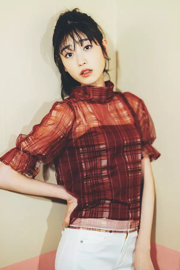 Titty Co の透けブラウスが万能すぎ 2wayデザインの着こなしとは ローリエプレス