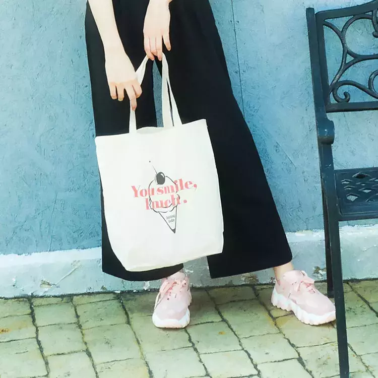 レジ袋はいりません お買い物にぴったりな おしゃれトートバッグ 5選 ローリエプレス レジ袋はいりません お買い物にぴったりな おしゃれトートバッグ 5選 ローリエプレス