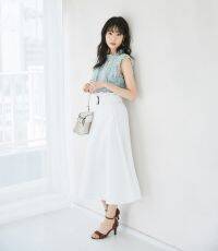 「ブルーレースブラウス×白スカート」で爽やか上品スタイル♡【明日のコーデ】