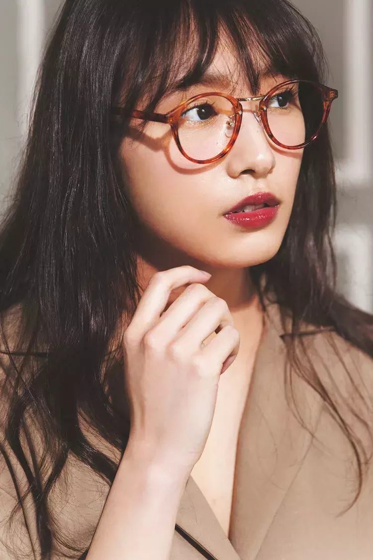 レトロなおしゃれ感が大人気 美人映えする べっ甲フレームめがね の魅力 ローリエプレス レトロなおしゃれ感が大人気 美人映えする べっ甲フレームめがね の魅力 ローリエプレス