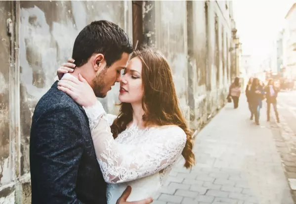 もっと近く来てほしい 男性が キスしたい と思う瞬間 ローリエプレス