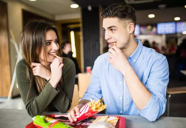 この子と付き合いたいっ 男が燃える 落ち着いた女性 とは ローリエプレス この子と付き合いたいっ 男が燃える 落ち着いた女性 とは ローリエプレス