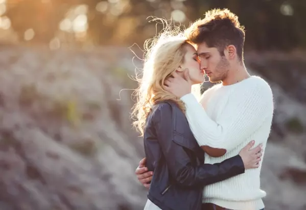 この雰囲気はヤバイ 女性が興奮する セクシーキス 4つ ローリエプレス