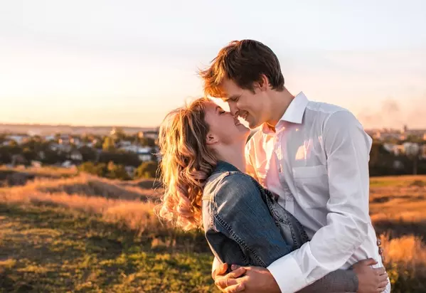 満たされる 女性をドキドキさせる キスの仕方 って ローリエプレス 満たされる 女性をドキドキさせる キスの仕方 って ローリエプレス