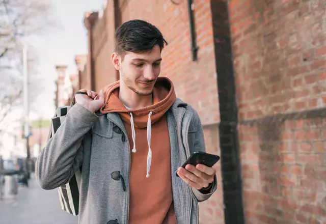 好き 年上男性がグッとくる 年下女性からの激かわline とは ローリエプレス