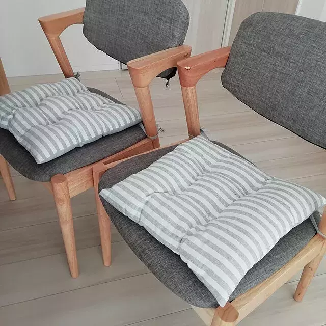 居心地抜群のお部屋に 100均のおすすめ座布団 クッション チェアパッド ローリエプレス