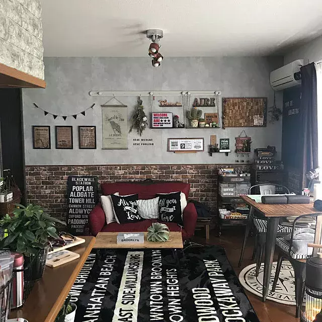 どんなお部屋にも置きやすい ニトリの2人掛けソファを使ったお部屋 ローリエプレス