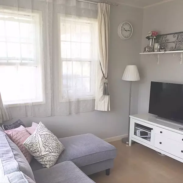 空間を自分らしく演出 コスパ抜群ニトリのフロアランプ ローリエプレス