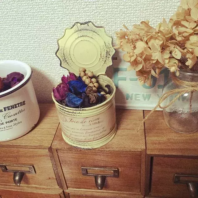 色と香りで華やかな空間を演出 ダイソーのポプリの飾り方 ローリエプレス